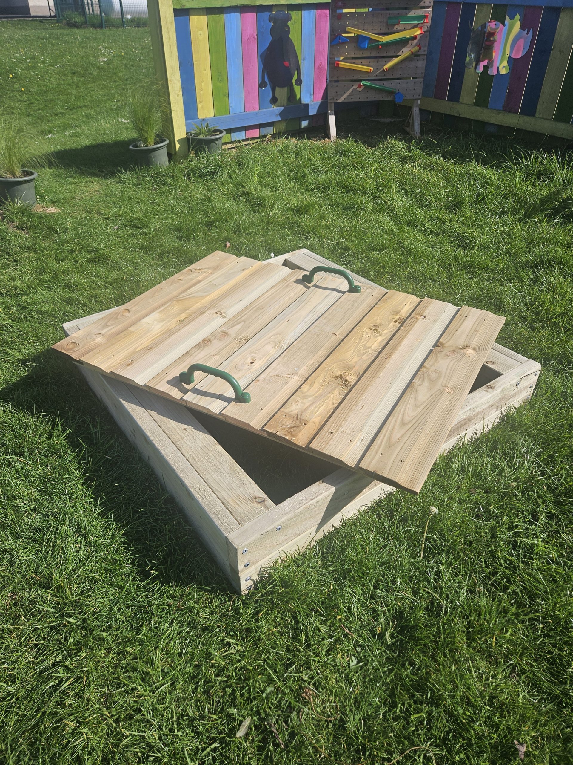 Wooden Sandpit with Lid - Image 2